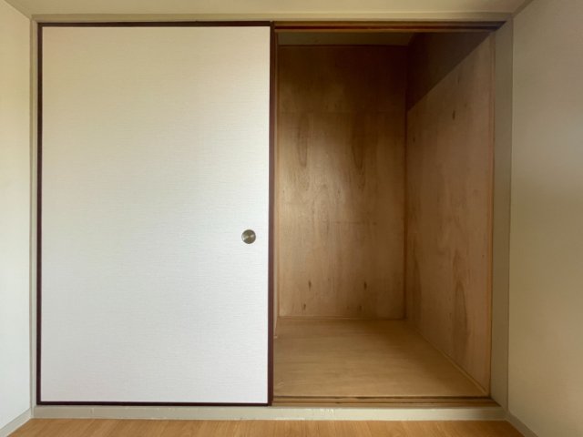 収納　※写真は反転タイプの間取りのものです。