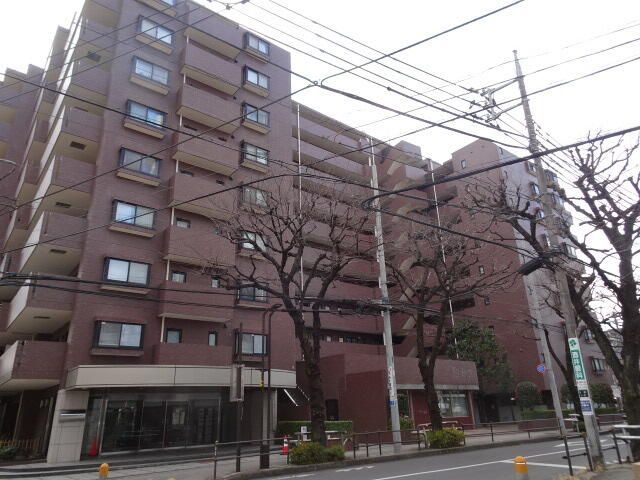 東久留米市本町のマンションの建物外観