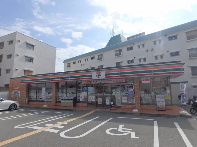 コンビニ　セブンイレブン　池田旭丘1丁目店（コンビニ）まで388m