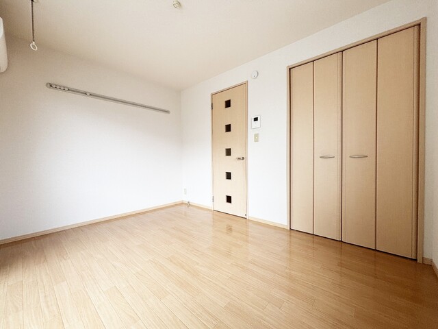 トイレ　温水洗浄機能付きのトイレ