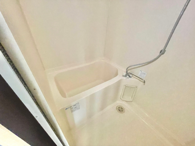 バス・シャワールーム　１日の疲れを取れますね。