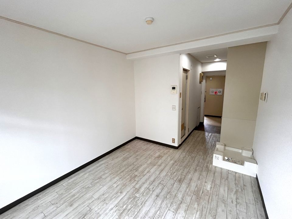 居室・リビング　白基調のお部屋です