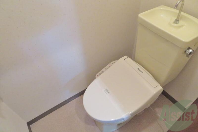 トイレ　温水洗浄便座で一年中快適ですね。