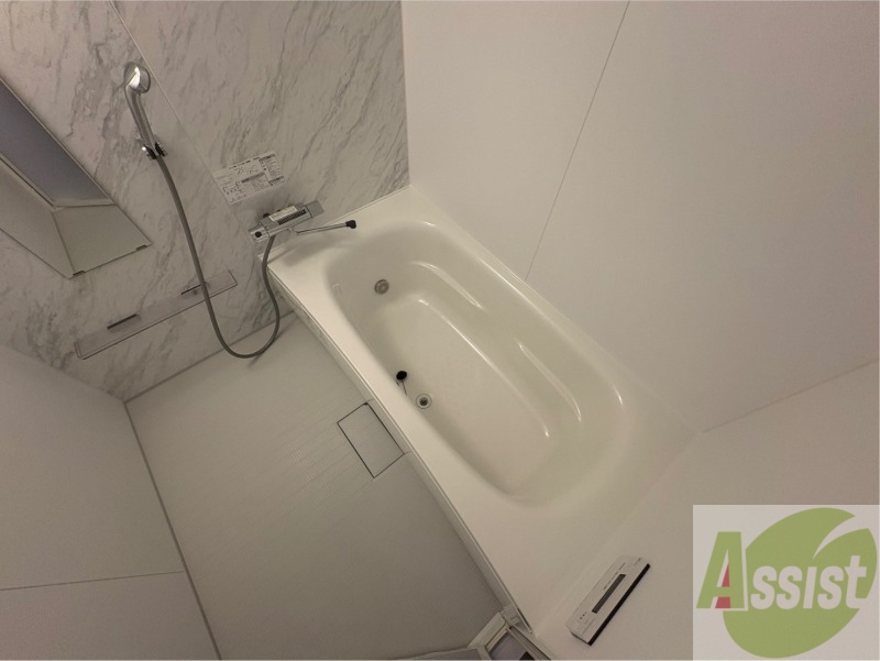 バス・シャワールーム　お風呂になります。一日の疲れを癒してくださいね。