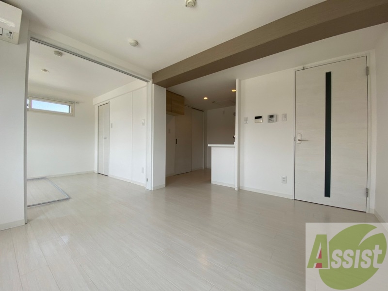 居室・リビング　広くてキレイなお部屋が広がっていて、充実した生活が送れそう。