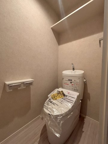 トイレ　※206号（Fタイプ）の写真になります。現況優先。