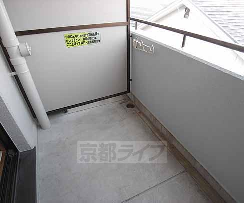 バルコニー　日当たりの良いバルコニー