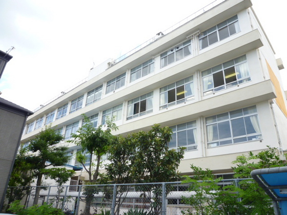 小学校　広島市立牛田小学校（小学校）まで554m