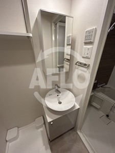 洗面設備　エスリードレジデンス大阪谷町ザ・マークス　独立洗面台