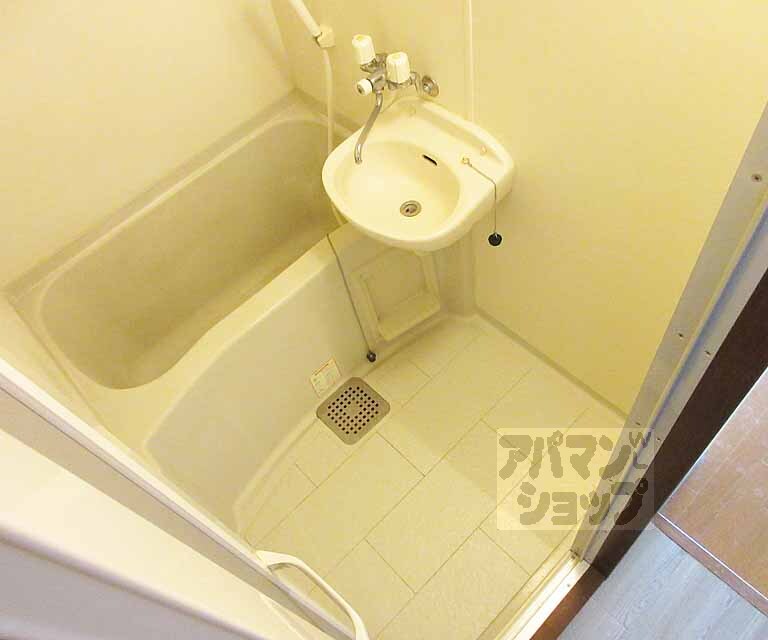 バス・シャワールーム　リラックスできるバスルーム・