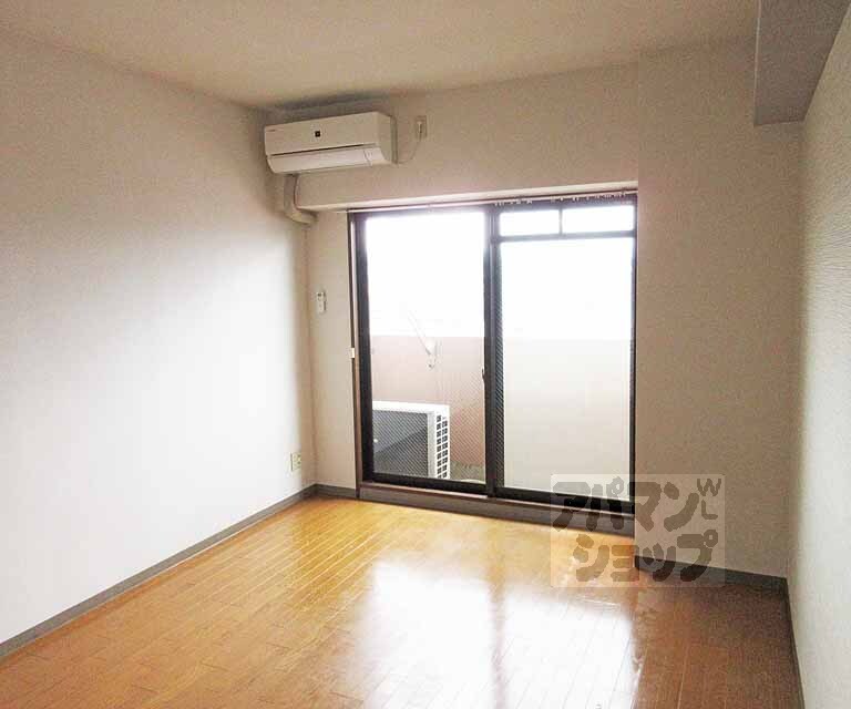 居室・リビング　キレイなお部屋です・