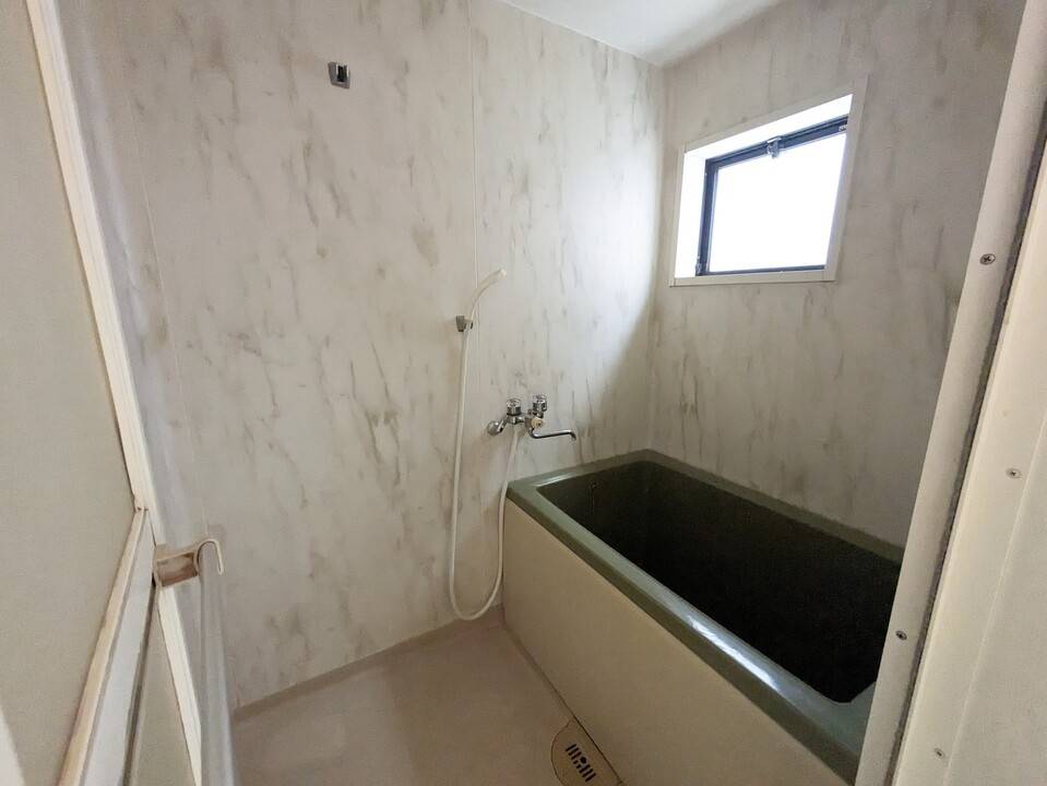 バス・シャワールーム　浴室