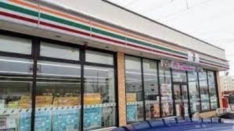 コンビニ　セブンイレブン札幌西宮の沢4条店（コンビニ）まで728m