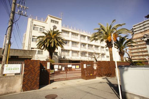 小学校　大阪市立 長吉出戸小学校（小学校）まで493m