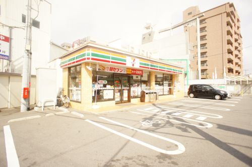 コンビニ　セブンーイレブン大阪長吉出戸２丁目店（コンビニ）まで208m