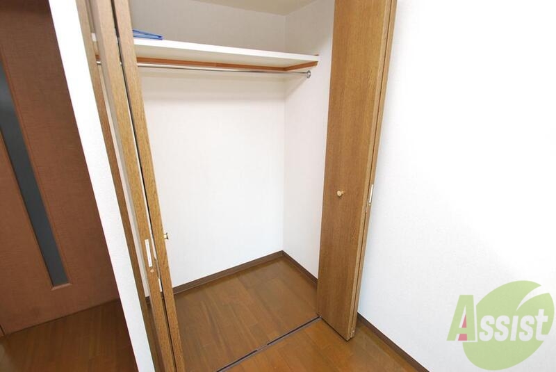 収納　ガス給湯もボタン一つなので楽ですね。温度調整も簡単ですよー