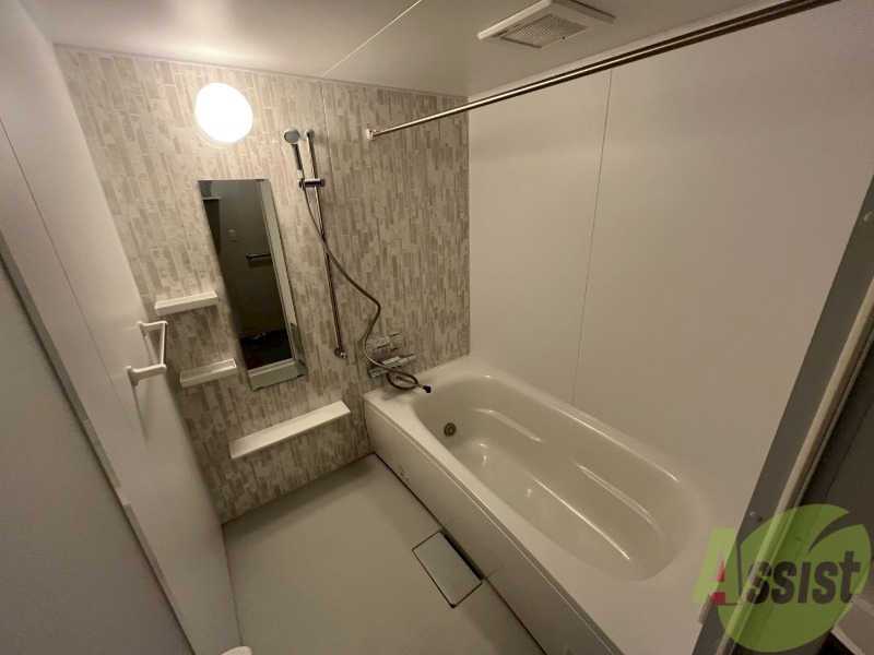 バス・シャワールーム　お風呂になります。一日の疲れを癒してくださいね。