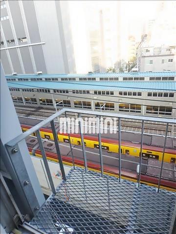 眺望　銀座線の基地が見えます。