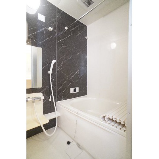 バス・シャワールーム　追い焚き、浴室乾燥機付き