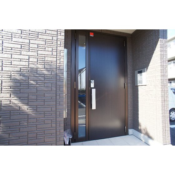 その他　共用エントランスにはオートロックあり