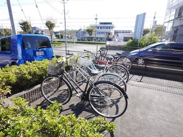 その他共有部分　★駐輪場の様子★