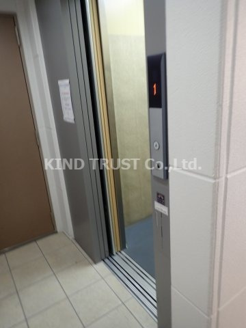 ロビー　落ち着いたロビーです