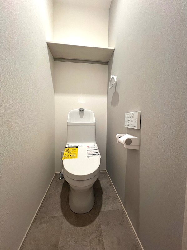 トイレ　温水洗浄便座です♪
