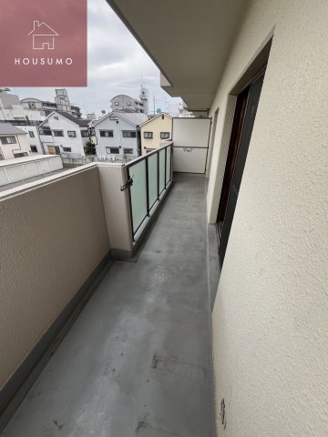 バルコニー　お洗濯にも便利なバルコニー付き