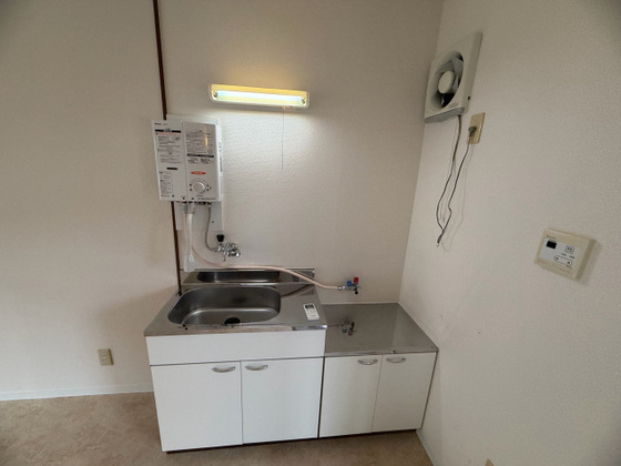 キッチン　※別部屋の写真です