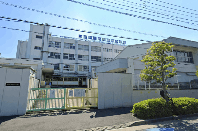 小学校　江戸川区立南葛西小学校（小学校）まで580m