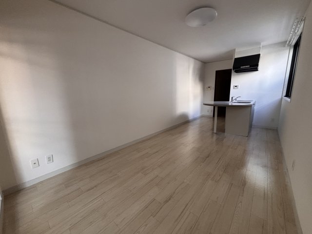 居室・リビング　広々としたリビングで快適お過ごし頂けます。