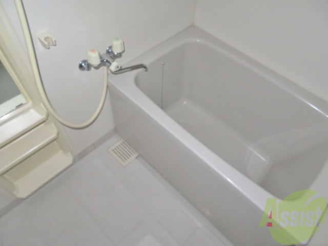 バス・シャワールーム　バスルームはこちらです。一日の疲れをここで癒して下さい。