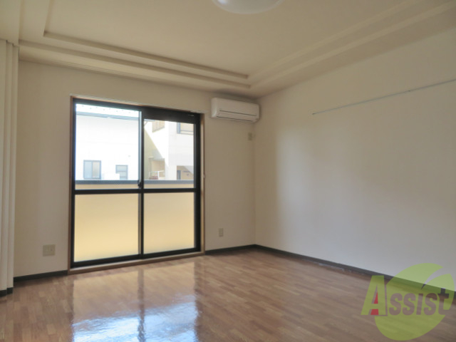 居室・リビング　１１帖の洋室です。広々としていますね。