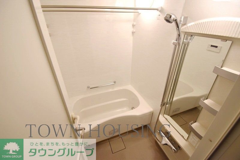 バス・シャワールーム　お問合せは(株)タウンハウジングレジデンス事業部　赤坂店・…