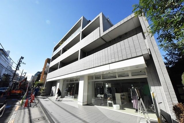 エントランス　お問合せは(株)タウンハウジングレジデンス事業部　赤坂店・…