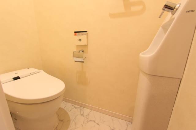 トイレ　個室トイレです