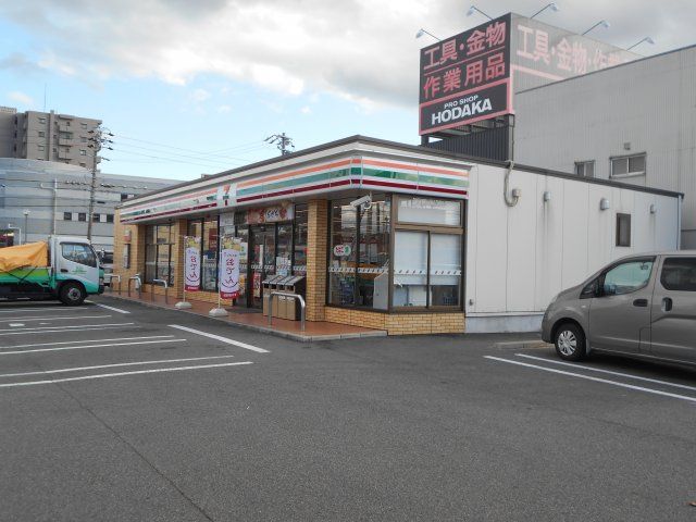 コンビニ　セブンイレブン 岡崎井田南町店（コンビニ）まで703m