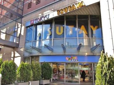 レンタルビデオ　TSUTAYA三軒茶屋店（レンタルビデオ）まで387m