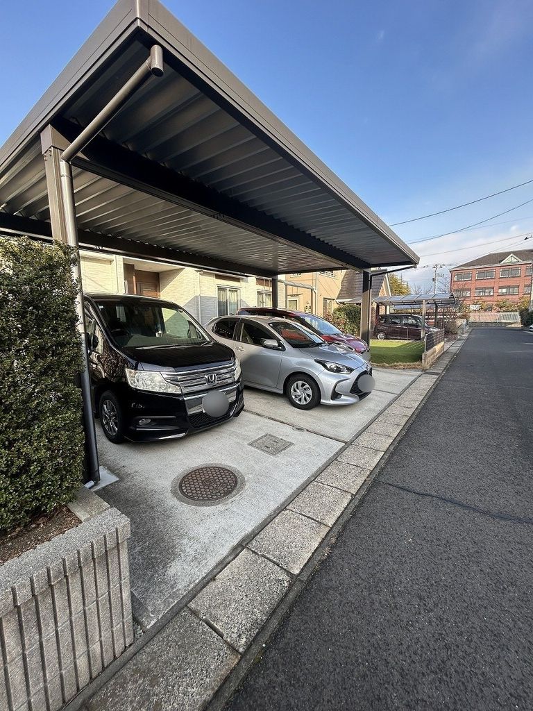 その他　カーポート（3台可）♪