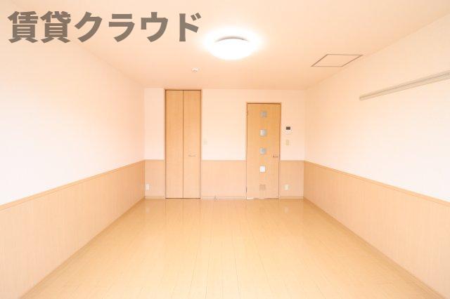 居室・リビング　毎日使う洋室はゆったり10帖と広々♪