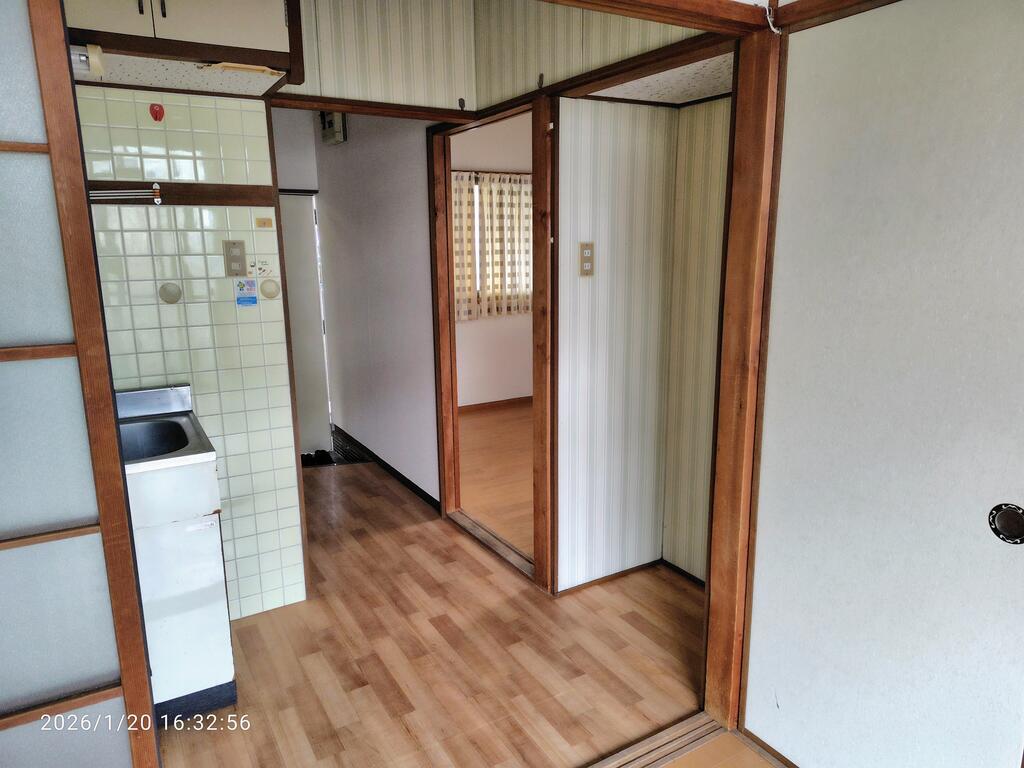 山口アパートの居間写真