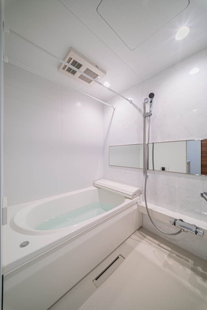 バス・シャワールーム　バスルーム