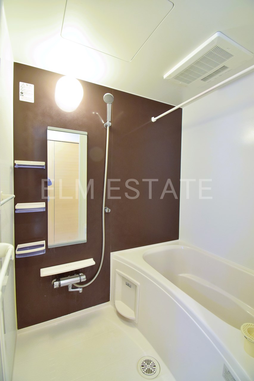 バス・シャワールーム　同一物件反転タイプの写真になります。