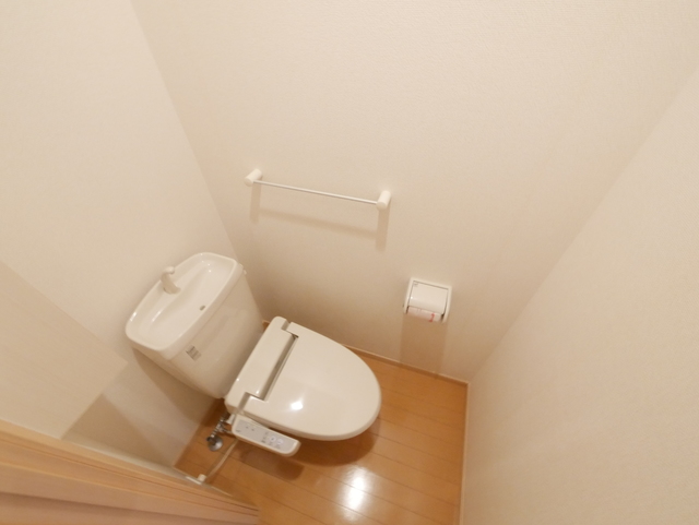 トイレ　★嬉しい温水洗浄便座のトイレです★