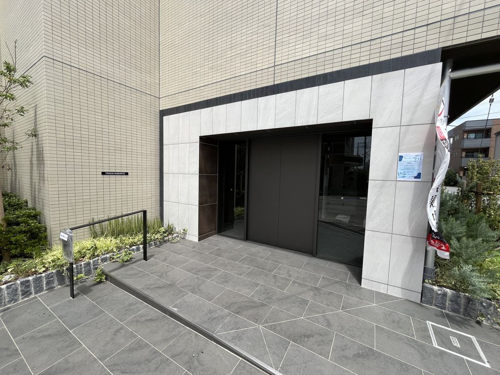 エントランス　エントランス