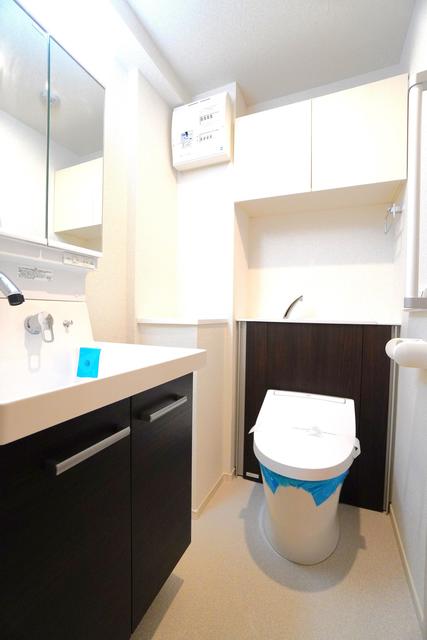 トイレ　※写真は同タイプ住戸です。