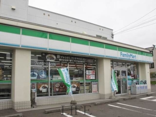 コンビニ　ファミリーマート東北通店（コンビニ）まで275m