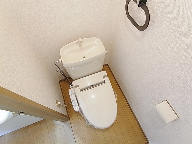 トイレ　ウォシュレット付
