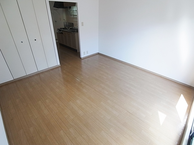 居室・リビング　大変キレイな室内で清潔感があります