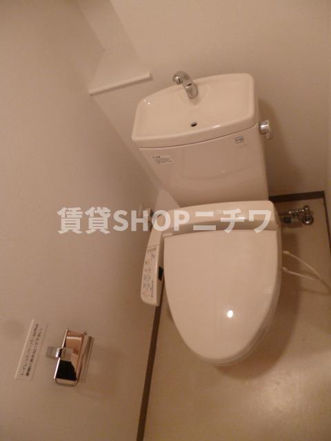 トイレ　暖房便座、シャワートイレ機能付